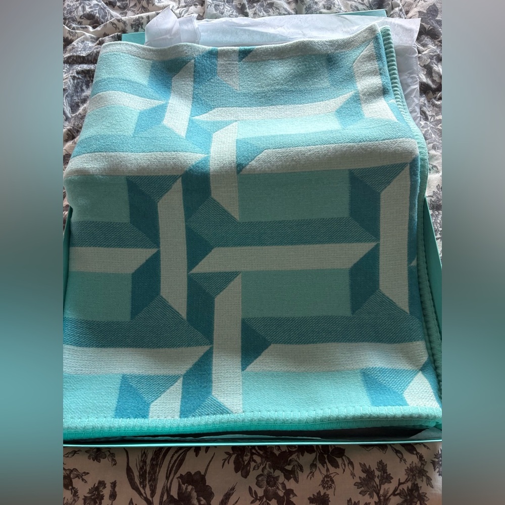 Tiffany & Co. True T  Wool-Cashmere Throw Blanket AUTHENTIC